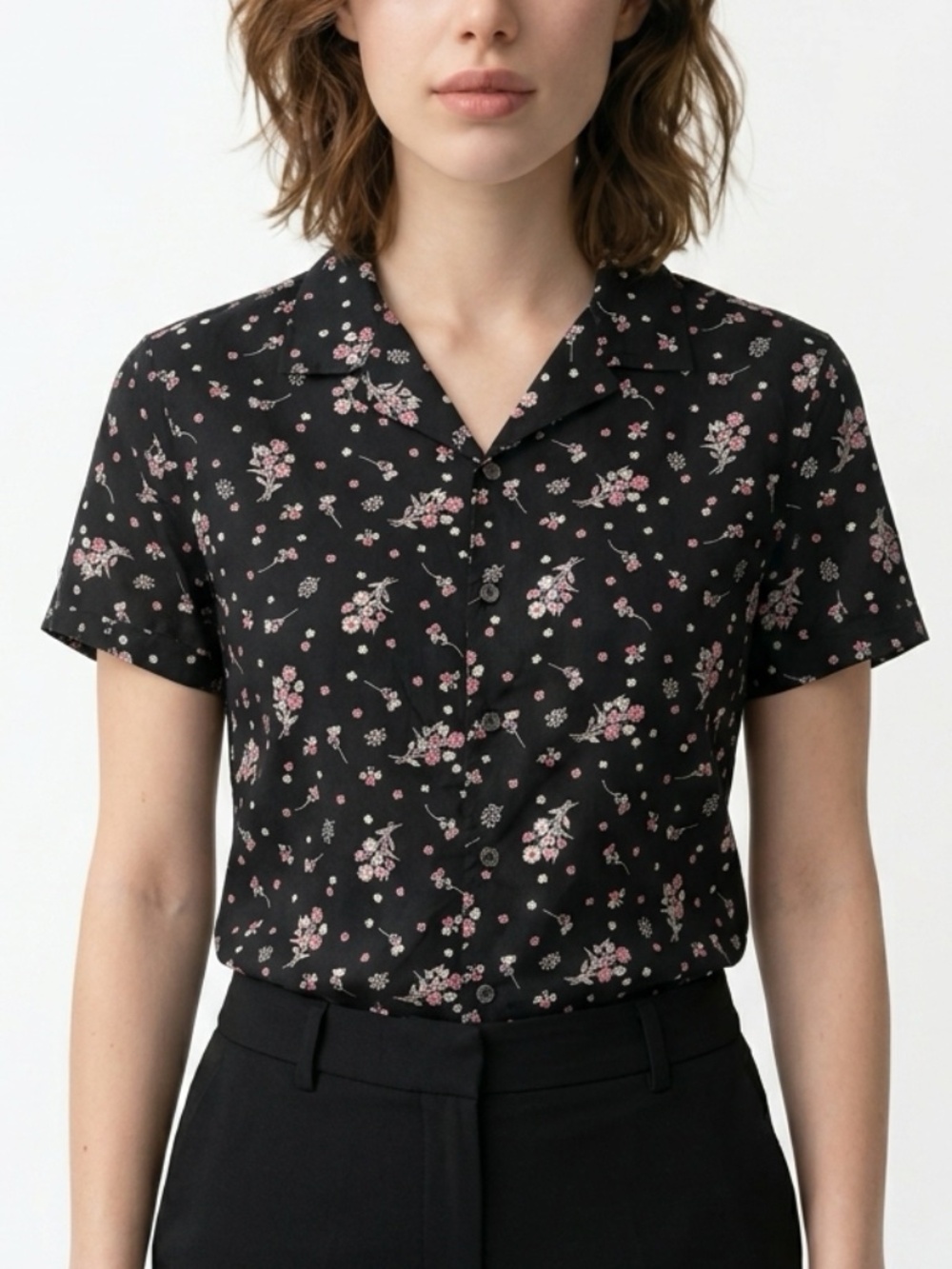 FREE PLANET • NWT Black Floral Short Sleeve Button Down Shirt Size Small
